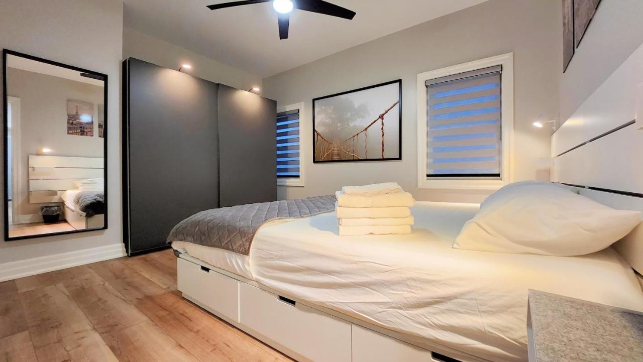 The Cozy Cove Modern King-Bedroom Full Apartment Sainte-Catherine Zewnętrze zdjęcie